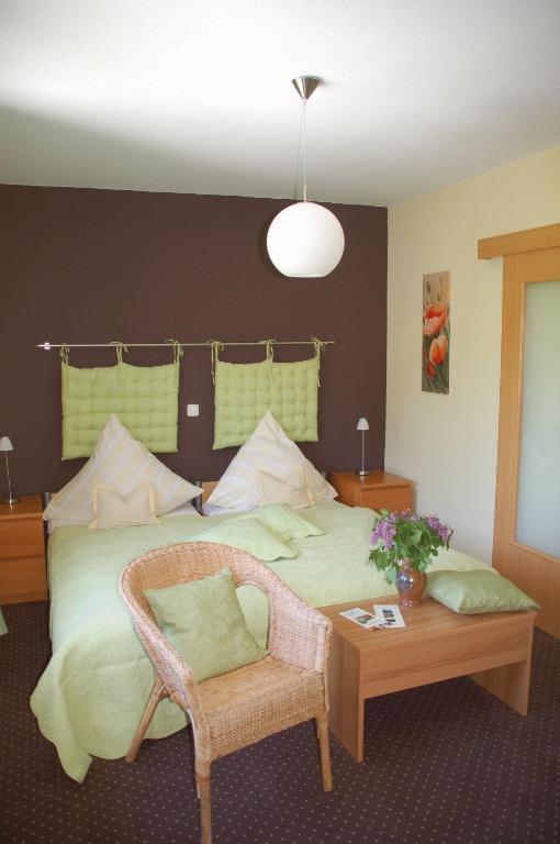 Hotel-Ferienwohnungen Cafe Maarblick Schalkenmehren Room photo